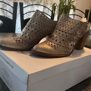 Steve Madden. Harmony mules.